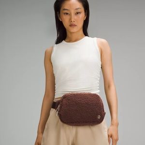 NWT Lululemon Large 2L Everywhere Fleece Belt Bag - Brown